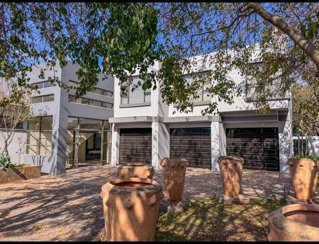 4 BEDROOM HOUSE FOR SALE IN MIDSTREAM ESTATE